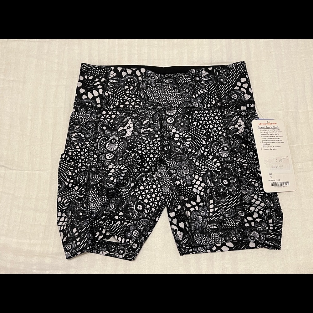 NWT Lululemon Speed Track Short Sz 4